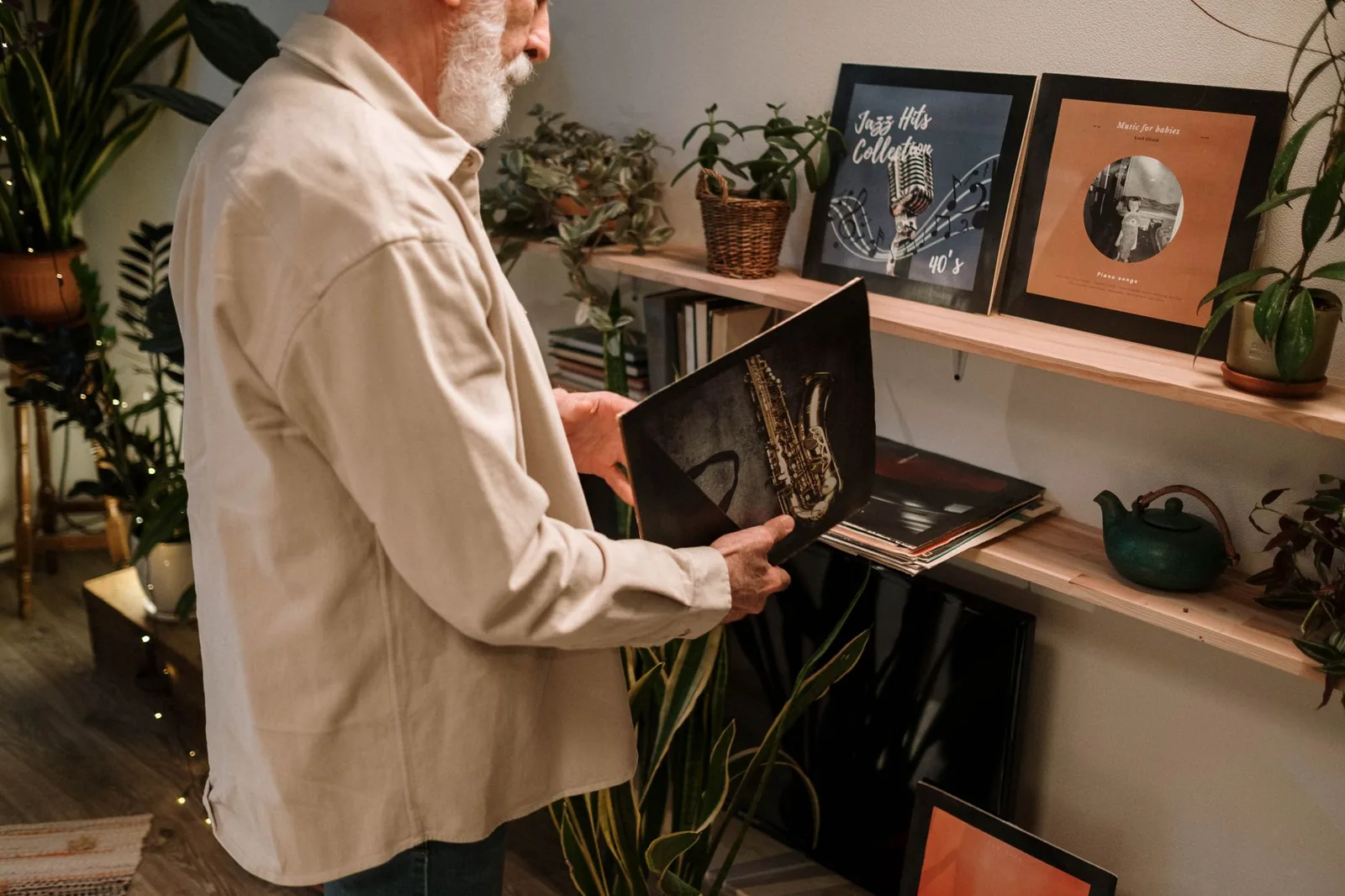 Collection de vinyles de jazz avec pochettes d'albums Blue Note et Verve